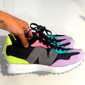 Neon new balance 327 size 8